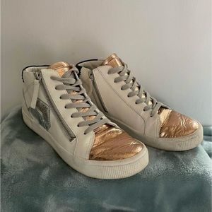 Dolce Vita sneakers - size 8.